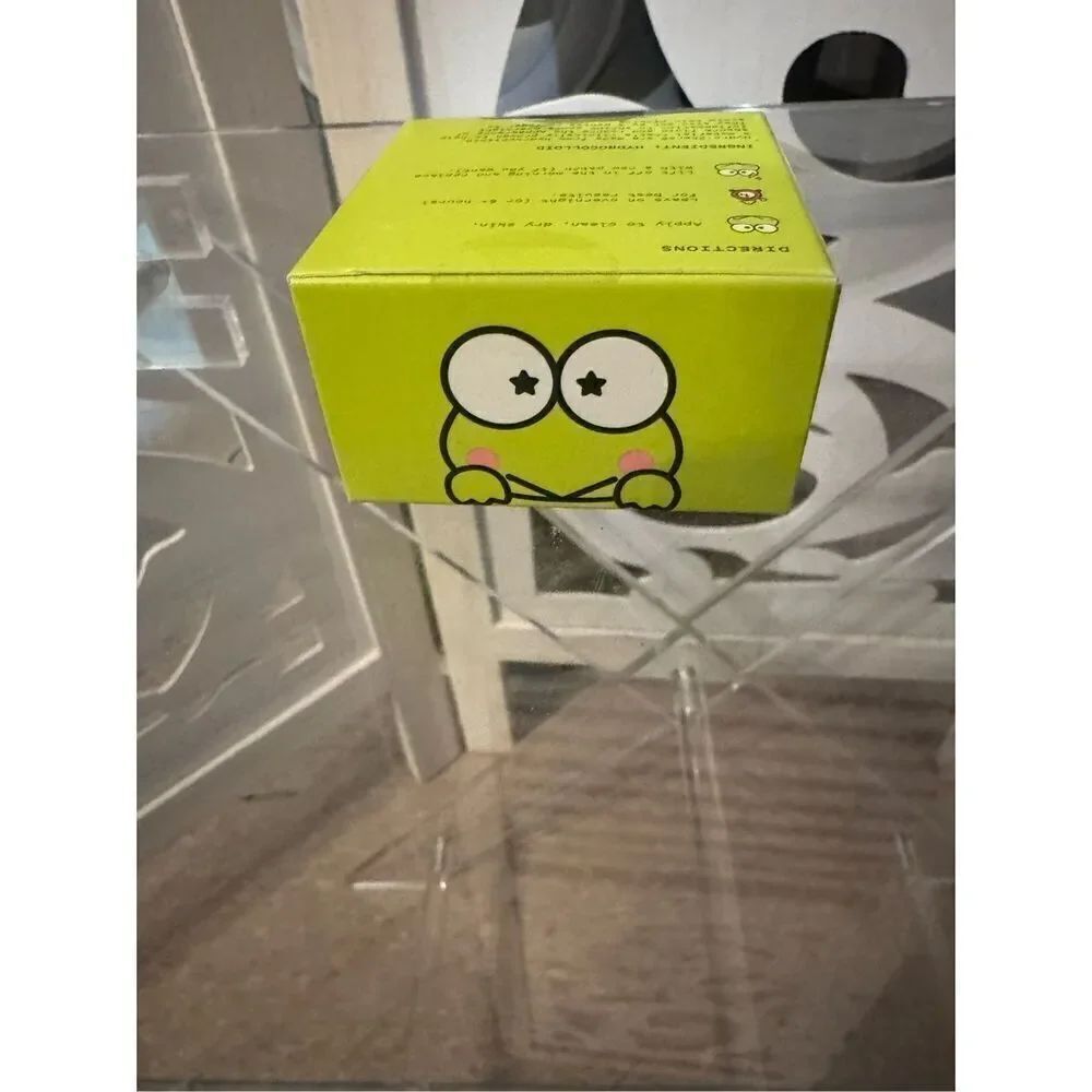 Nib sealed Starface x Keroppi hydrocolloid pimple patches compact skin beauty